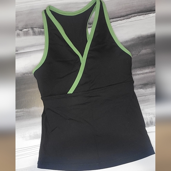 Lululemon top - Picture 3 of 3